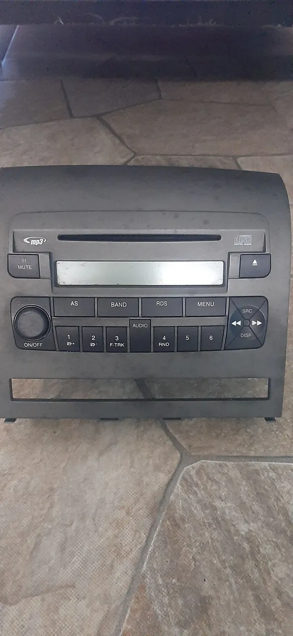 Som automotivo com MP3/CD Player para o carro idea