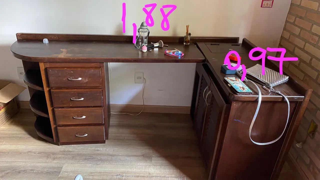 Escrivaninha de Canto em Madeira Maciça