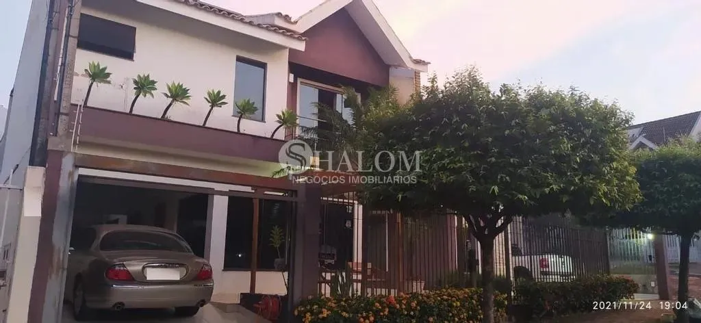 Sobrado à venda em Maringá, Cidade Jardim, com 3 quartos, com 230 m²