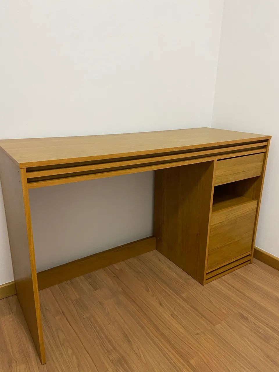 Escrivaninha 64187853808515124