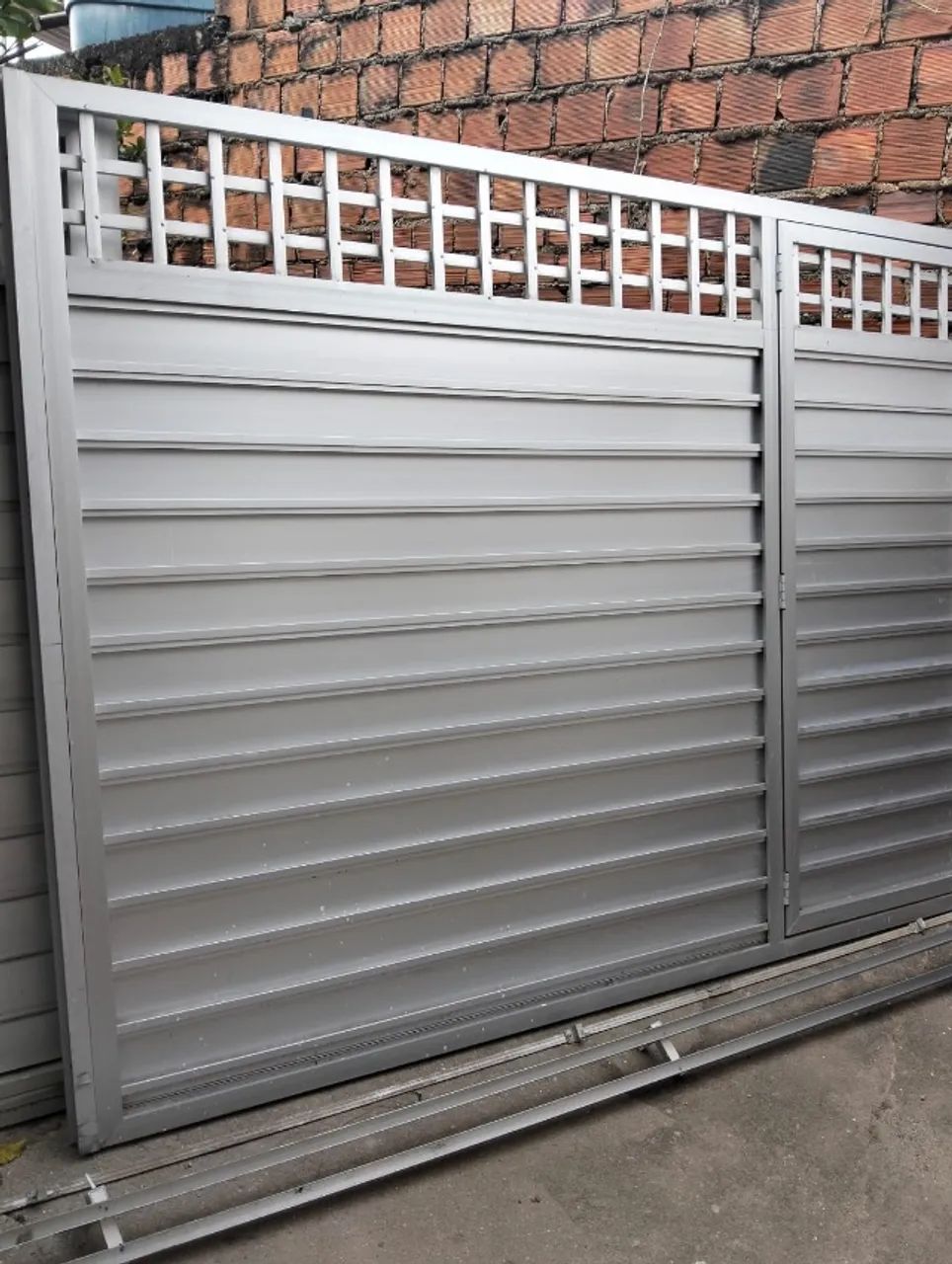 Portão de alumínio 64618077201154121