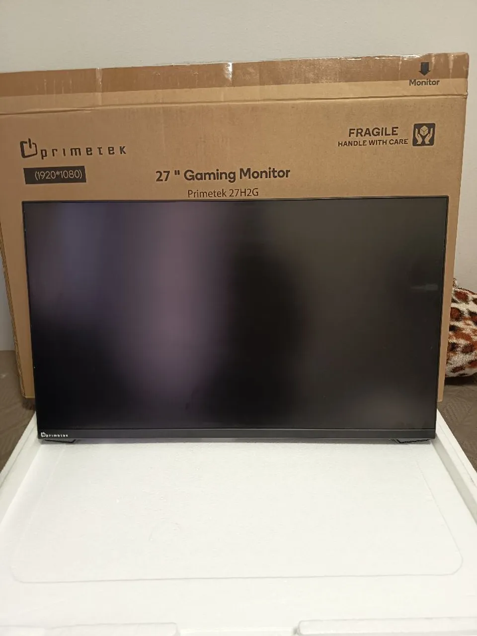 Monitor 27'' Primetek com defeito