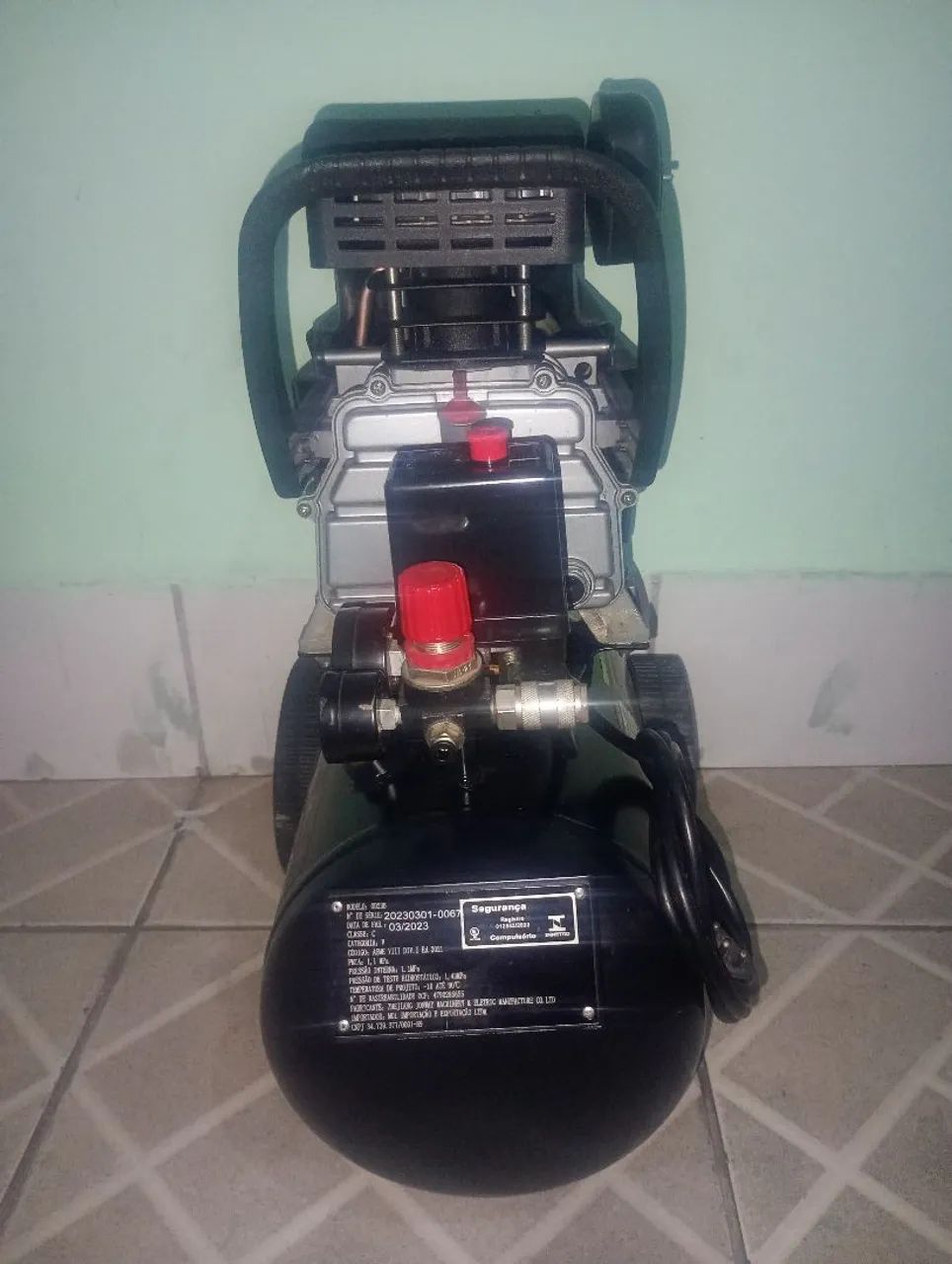 Compressor de ar Eluan CLE-85/25 24 Litros 2,0 hp - Foto 4