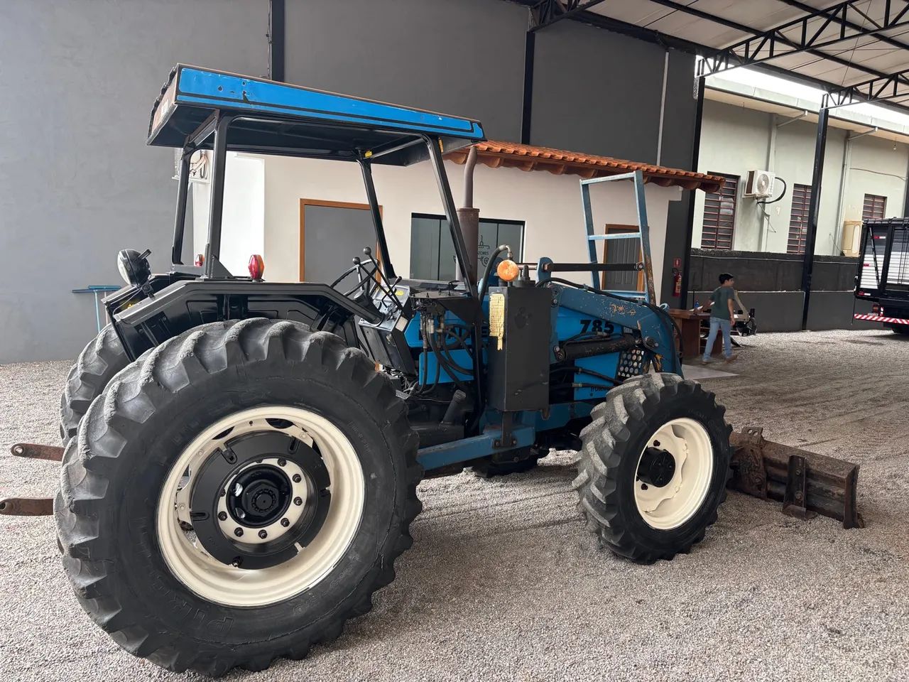 Trator traçado Valtra 785 todo original  - Foto 4