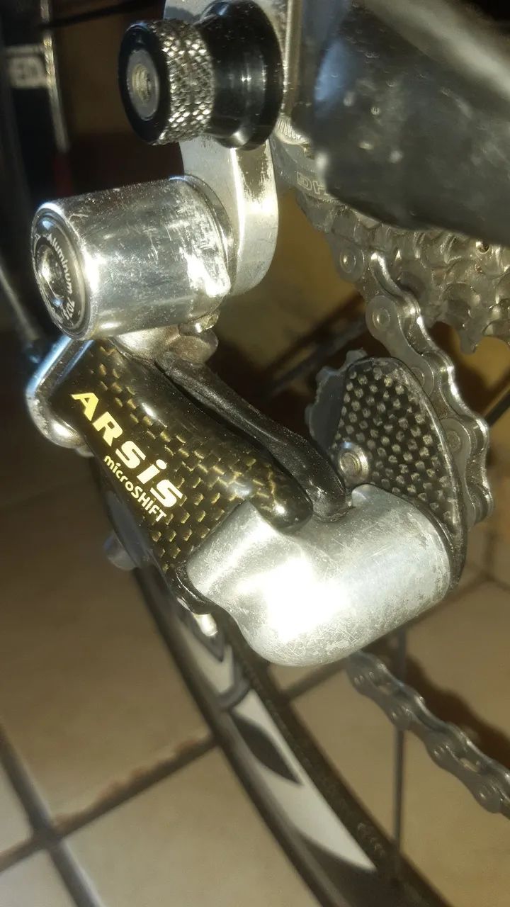 CAMBIO TRASEIRO MICROSHIFT 10 V EM FIBRA DE CARBONO 