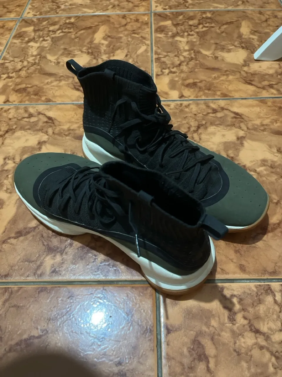 Tênis Under Armour Curry 4 - Tamanho 43