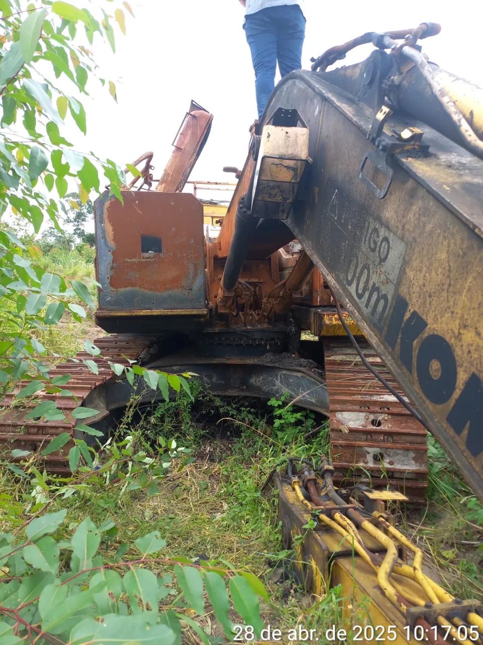 Escavadeira Komatsu Pc 200 ano 2016 - Foto 2