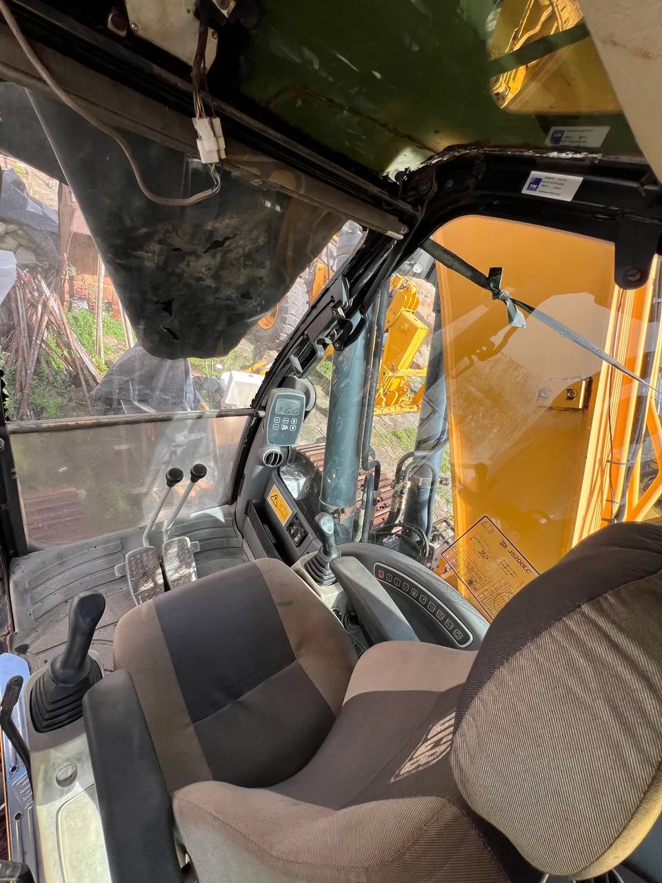 ESCAVADEIRA JCB JS 200 LX - Foto 6