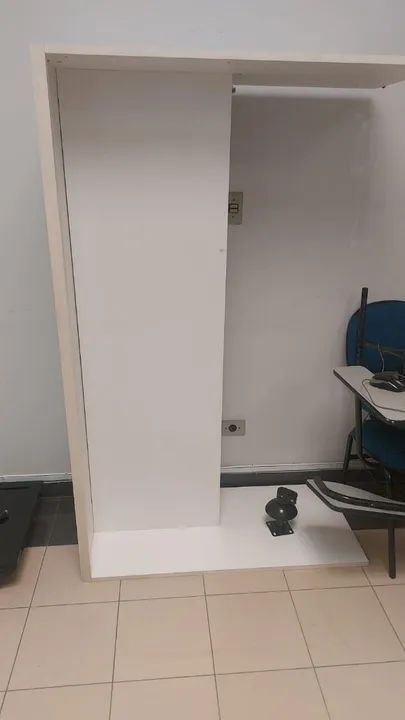 Mesa pra computador , balcão mdf e cadeira com apoio 