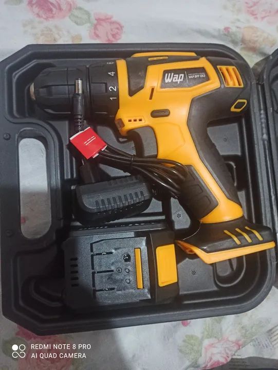 Furadeira/Parafusadeira Wap 12V Bivolt