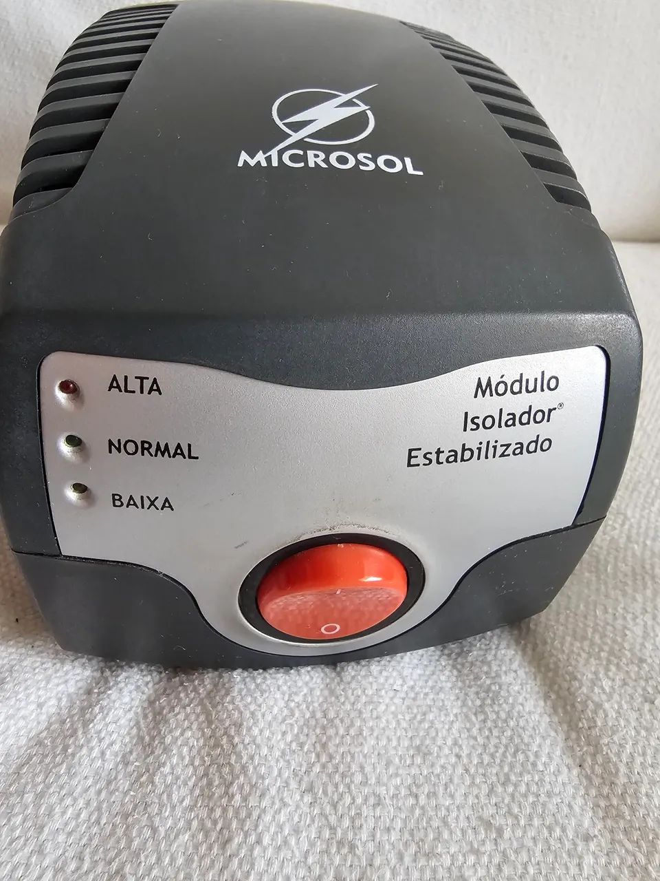 Estabilizador Isolador Microsol, 110-220v, permite conexão de 4 aparelhos - Foto 2