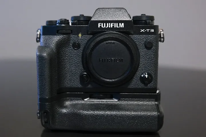 Câmera Fujifilm X-T3 + Grip de Bateria e 2 baterias