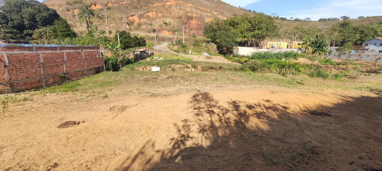 Terreno em três cruzes