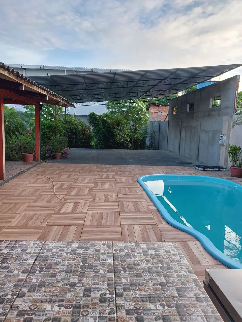 Alugamos área externa com piscina para seu evento