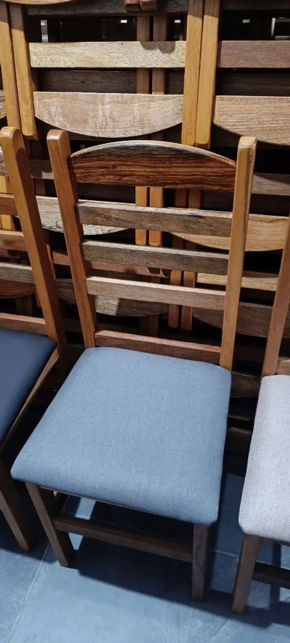 Cadeiras estofadas. Madeira maciça $ 220,00 cada. Novas e a pronta entrega 0 - Foto 5