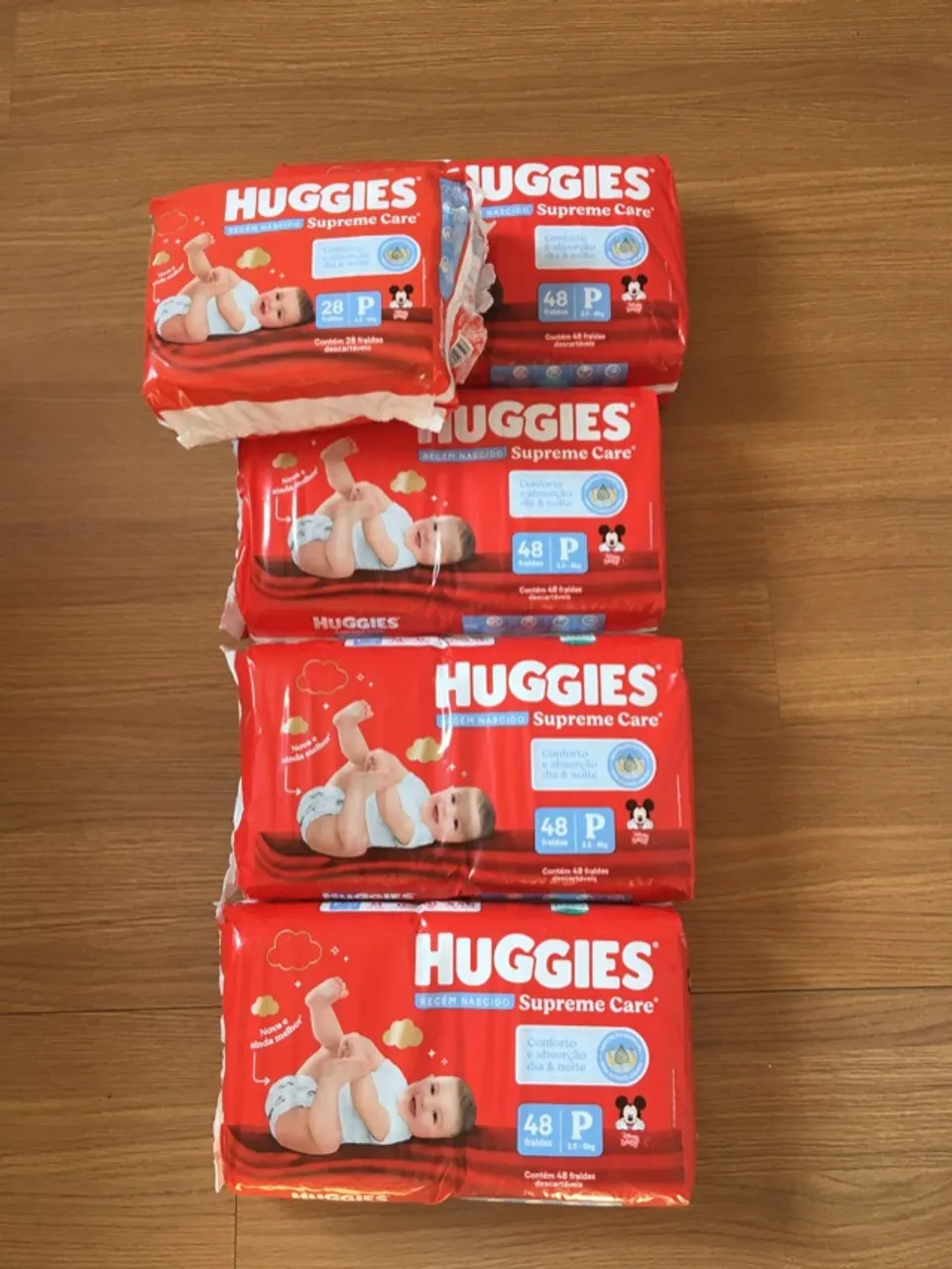 220 Fraldas Huggies Tam P