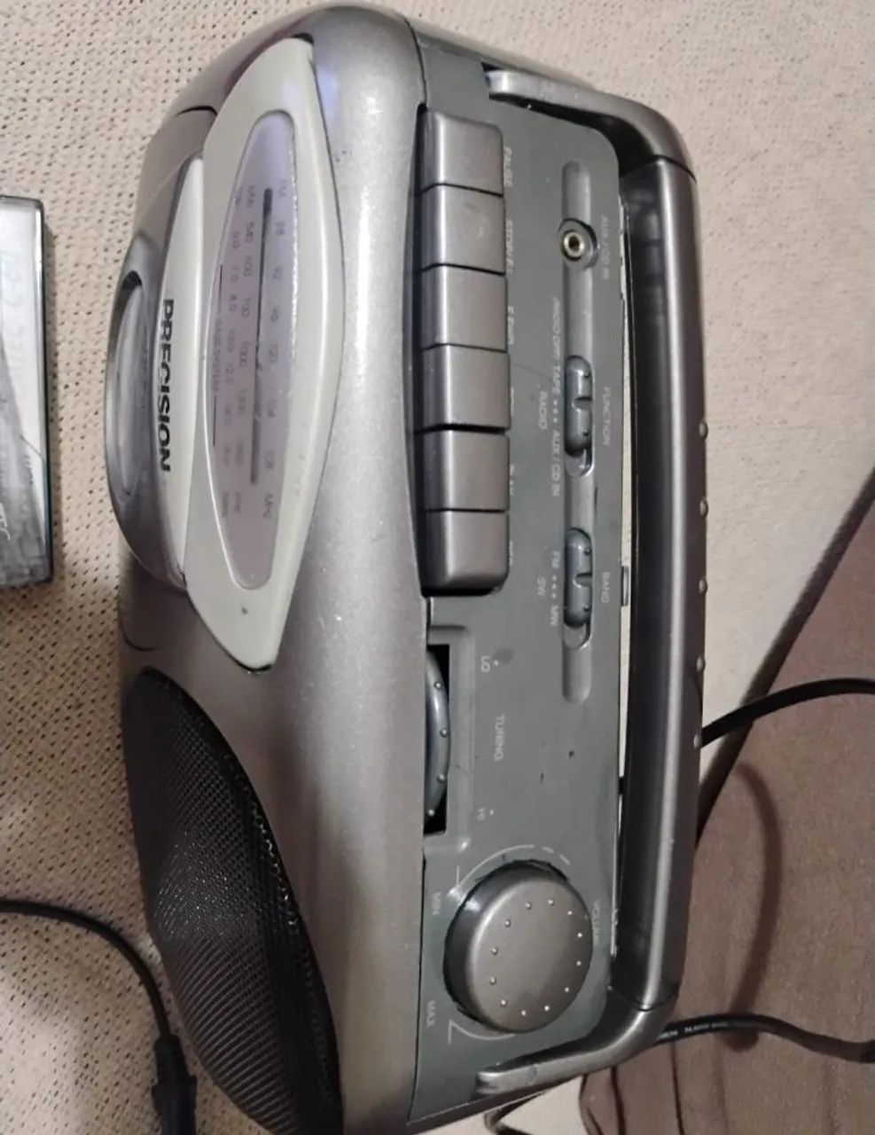 Rádio portátil antigo  - Foto 3
