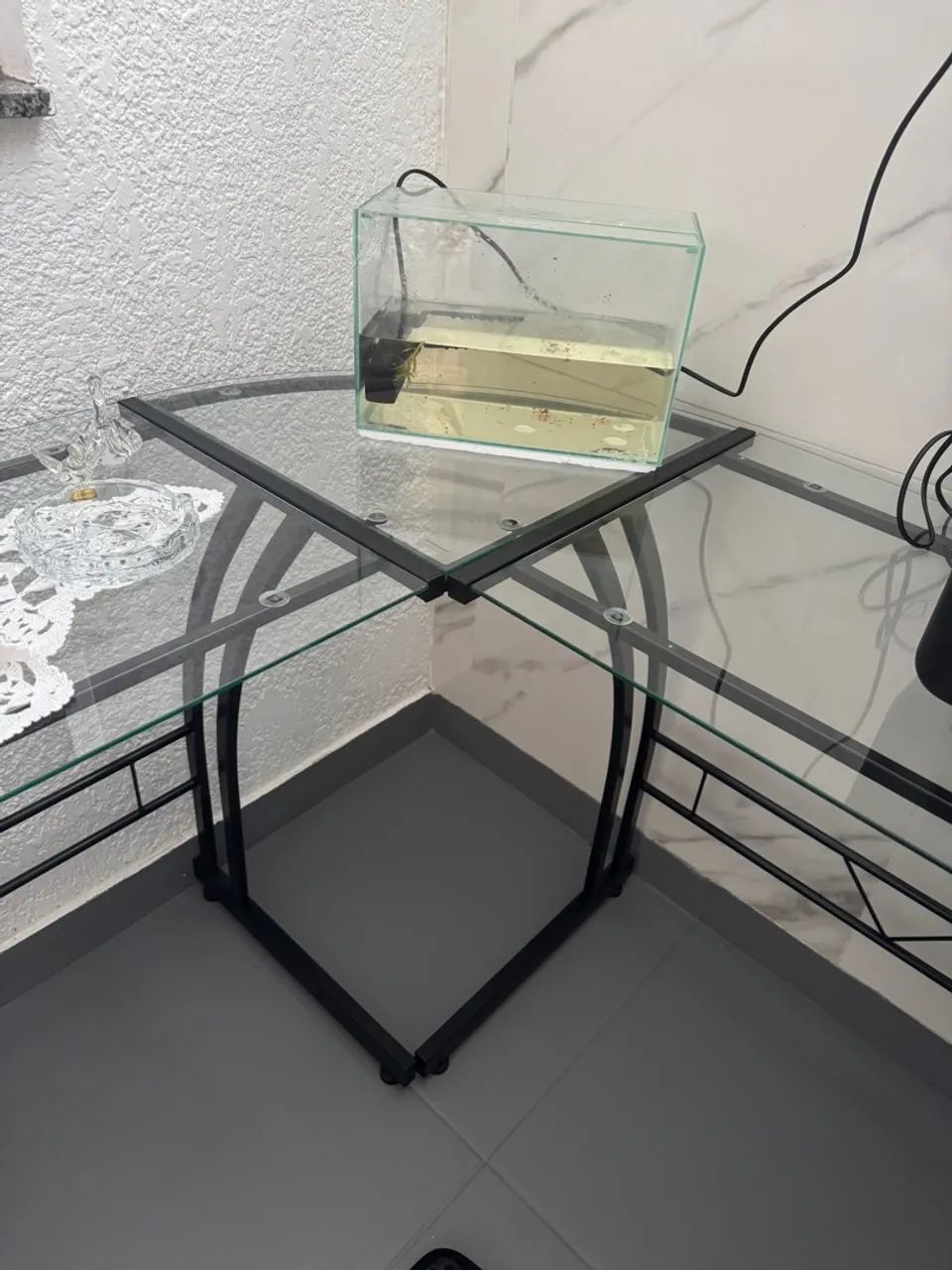 Mesa de Escritório de Vidro com Estrutura Metálica - Foto 3
