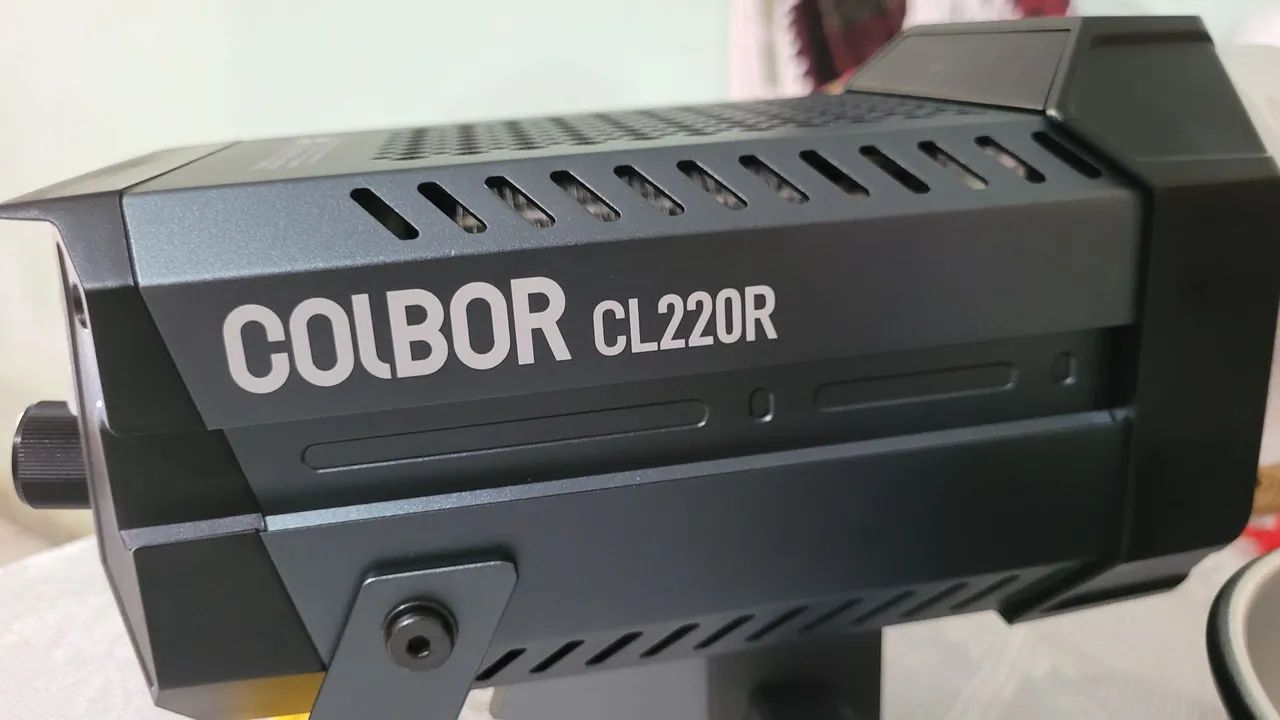 Iluminador LED Colbor CL220R - Foto 3