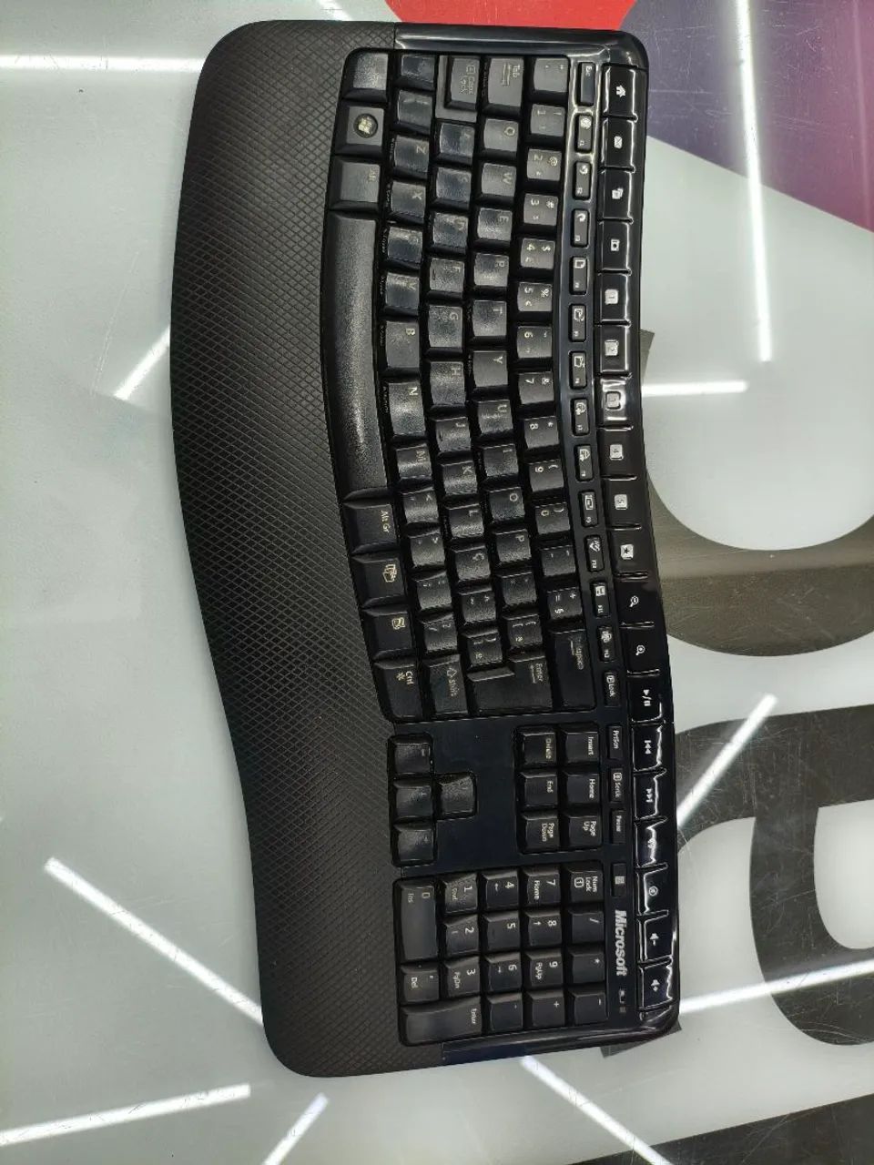 Teclado ergonômico sem fio Microsoft 