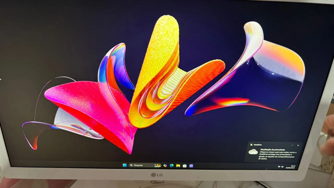 Monitor LG - Design Moderno e Imagem Impecável. Vendo eles separadamente também