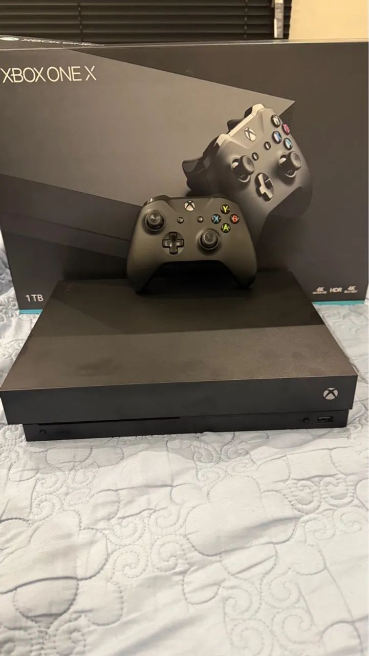 Xbox One X 4K 1TB - Console de última geração