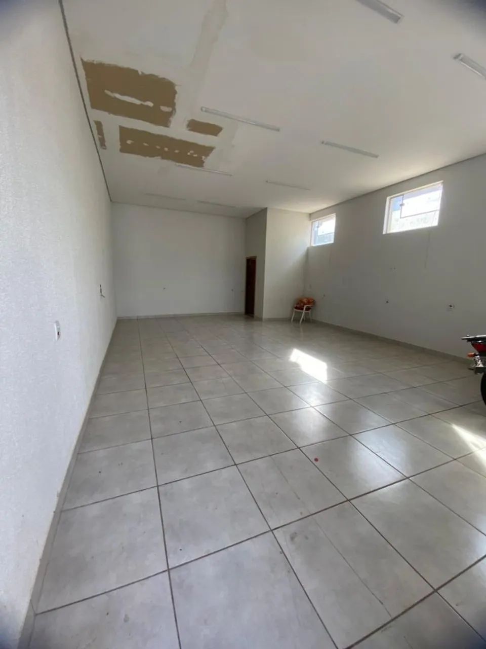Casa com salão  comercial  