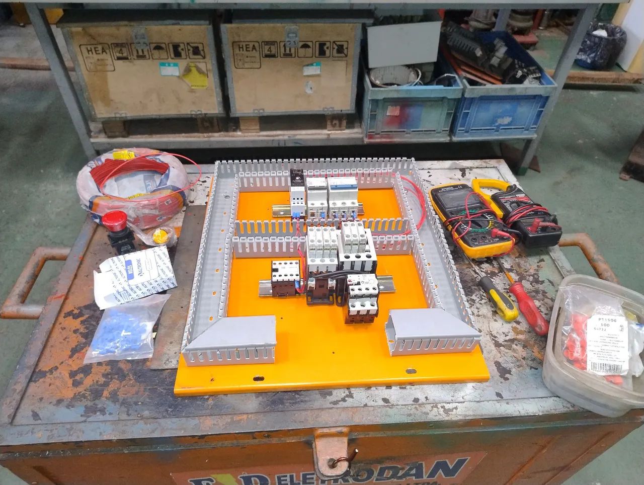 Montagem de Quadros Elétricos em Geral. - Foto 2