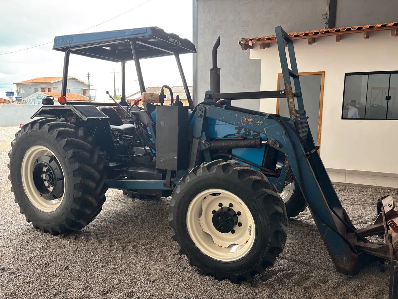 Trator traçado Valtra 785 todo original  - Foto 2