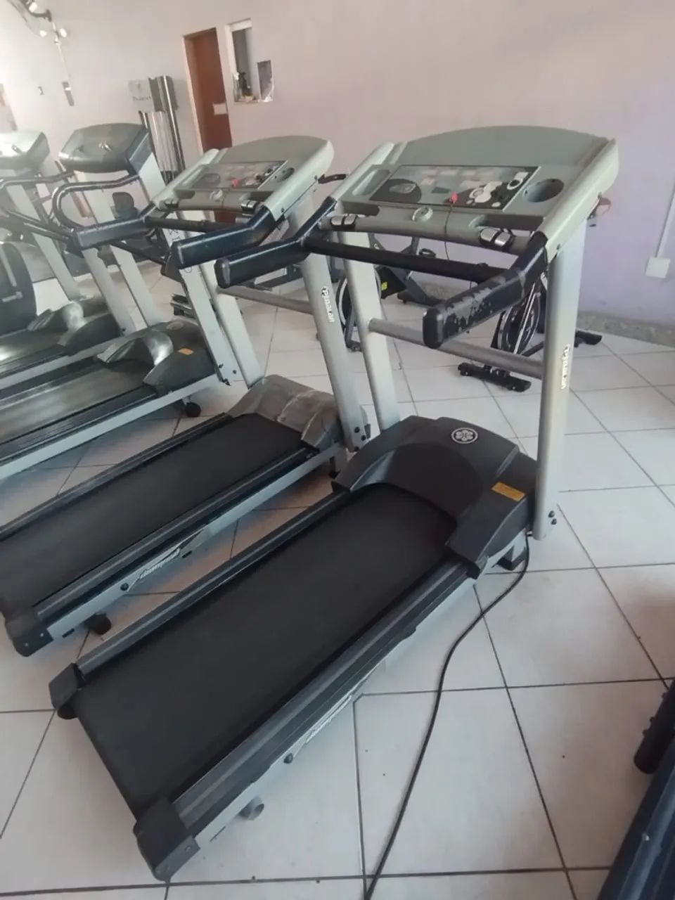 Vende-se 02 esteiras de academia usada,em perfeito estado de uso. 2.200 ...