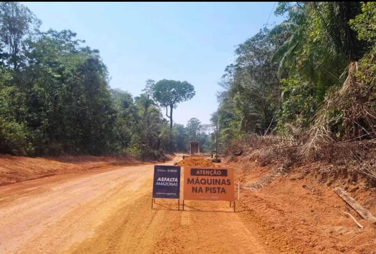 Executamos serviços  terraplanagem em geral 