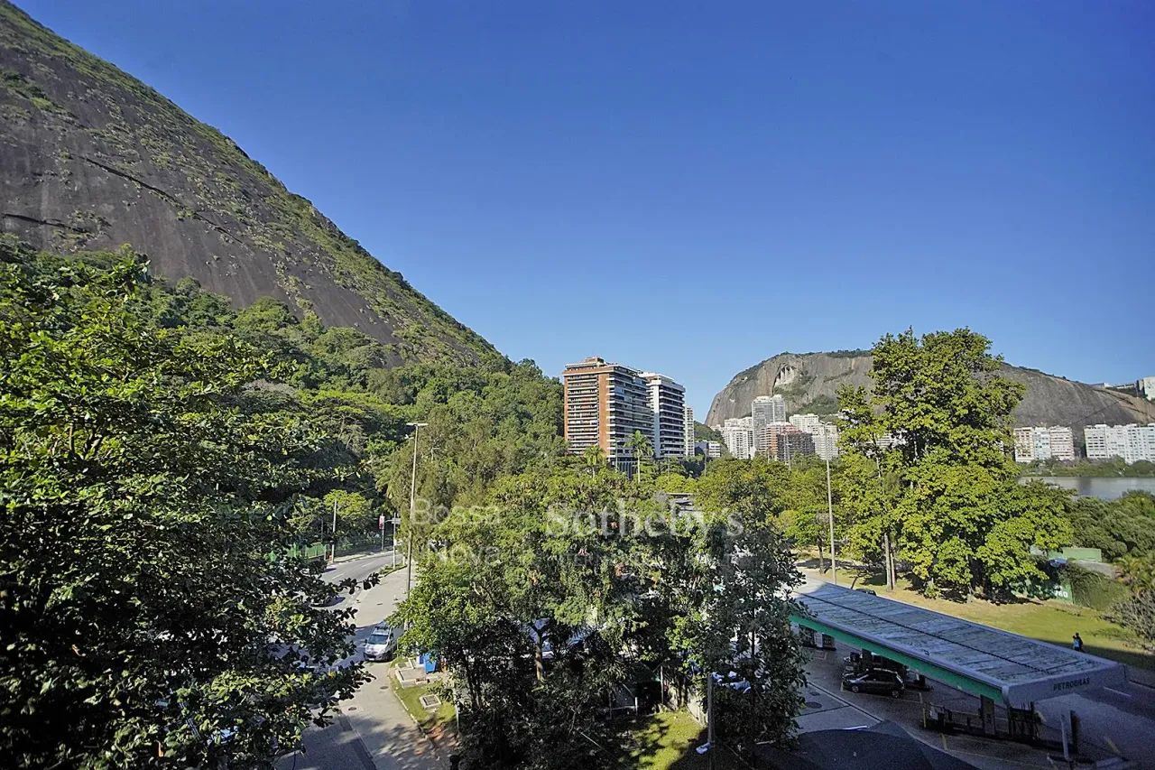 Apartamento reformado com vista para a Lagoa e mata - Foto 5