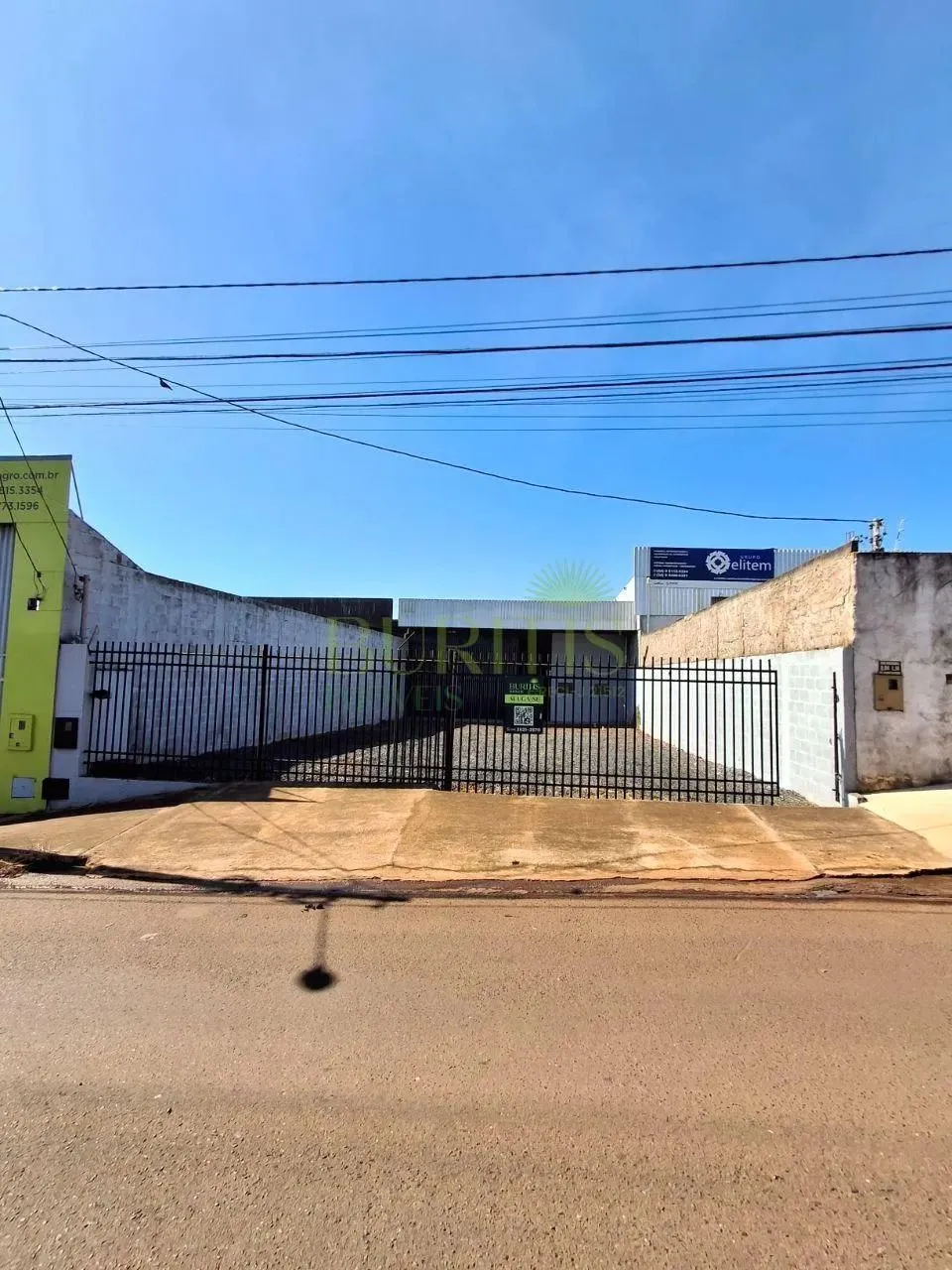 Galpão disponível para locação próximo a BR-060 em Rio Verde, com área construída de 200m²