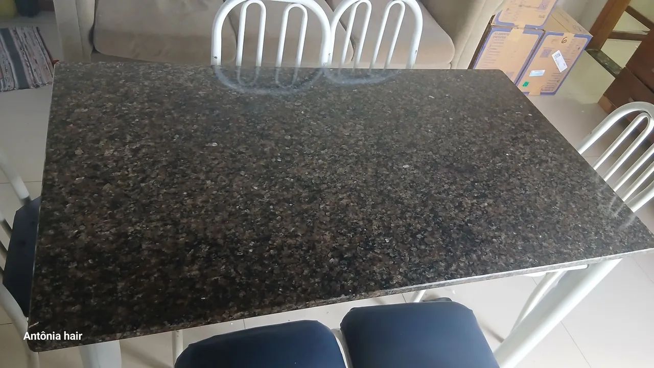 Vendo mesa com 6 cadeiras - Foto 3