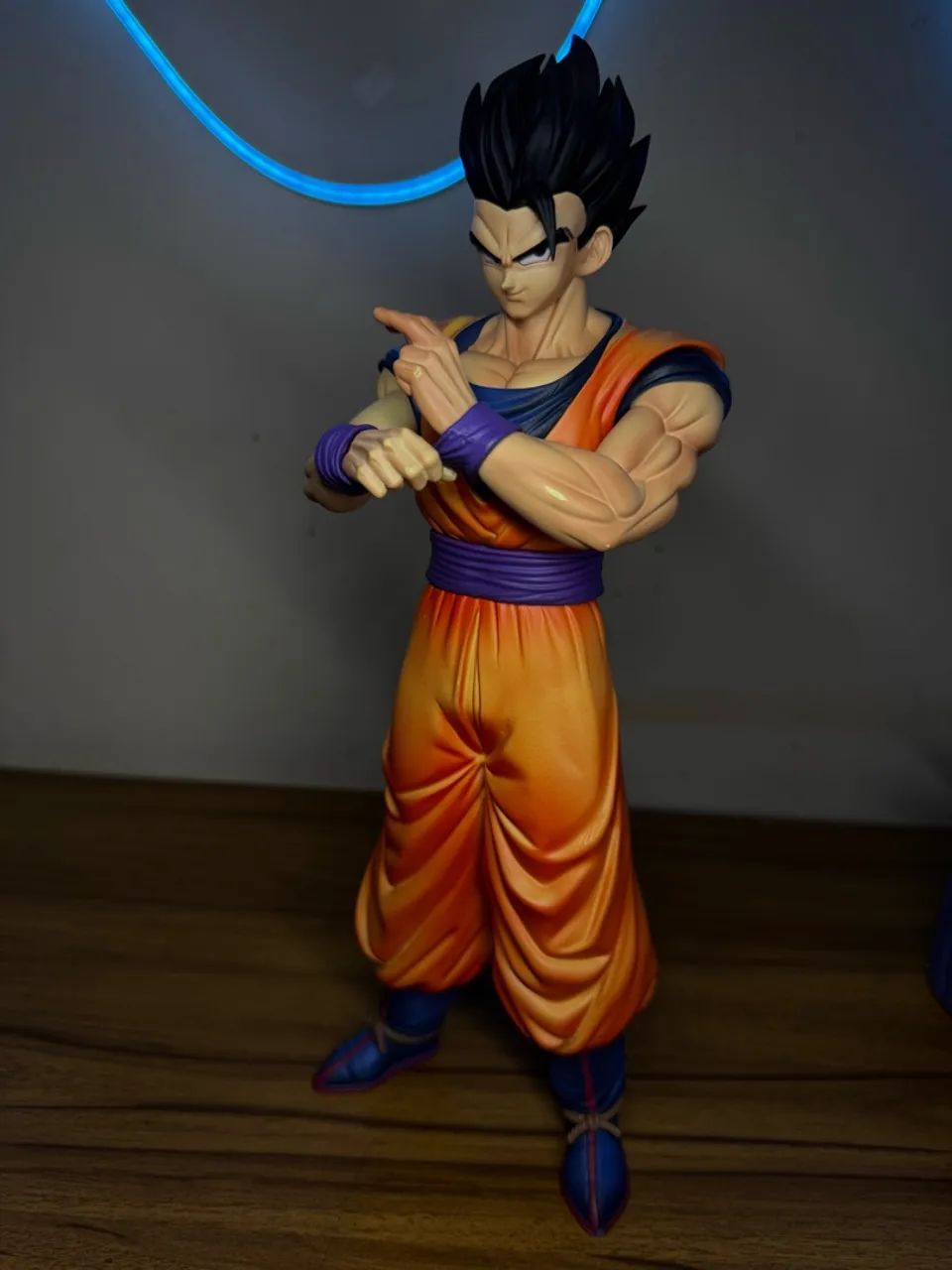 Vendo action figure do Gohan 