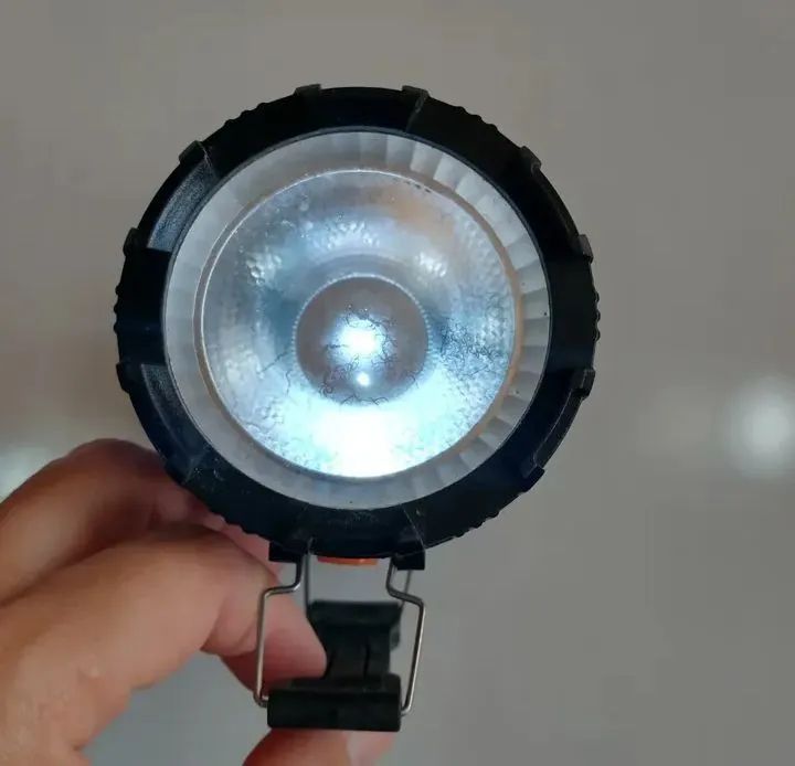 Lampião Solar com lanterna Led e USB, Recarregável<br> - Foto 4