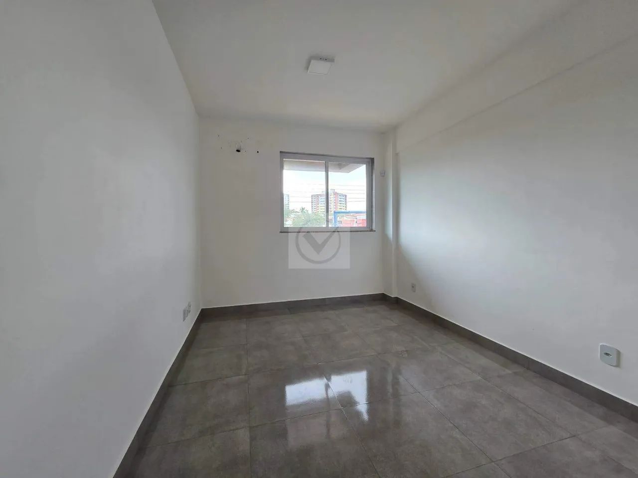 Ponto Comercial na Avenida Hermes Fontes vizinho ao Subway - Foto 4