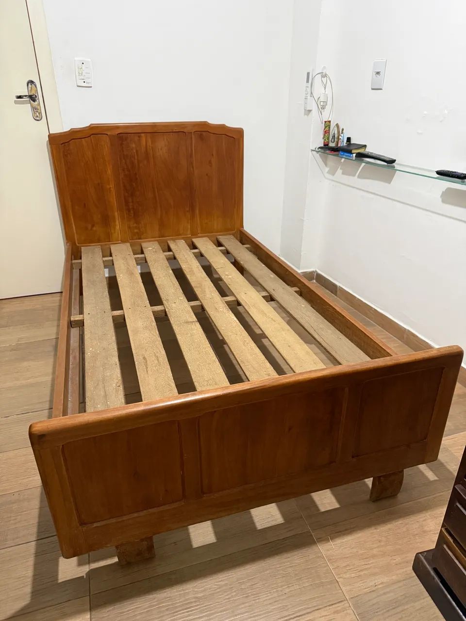 cama em peroba