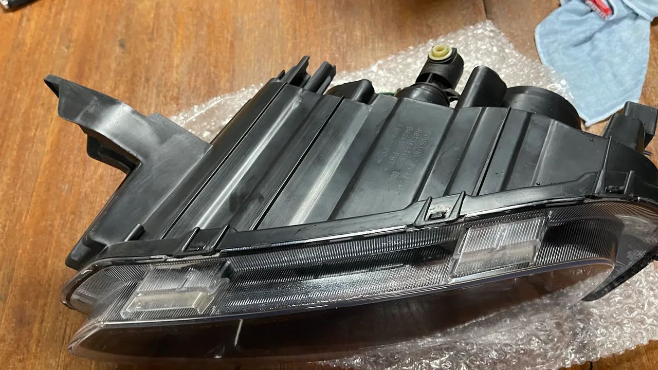 Farol Direito Kwid 2022-2025 - Foto 2