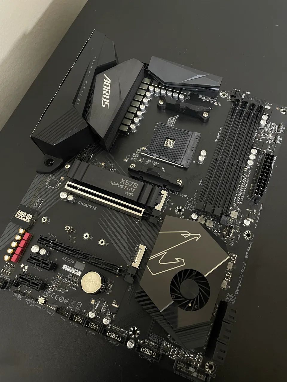 Placa Mãe X570 Aorus Elite