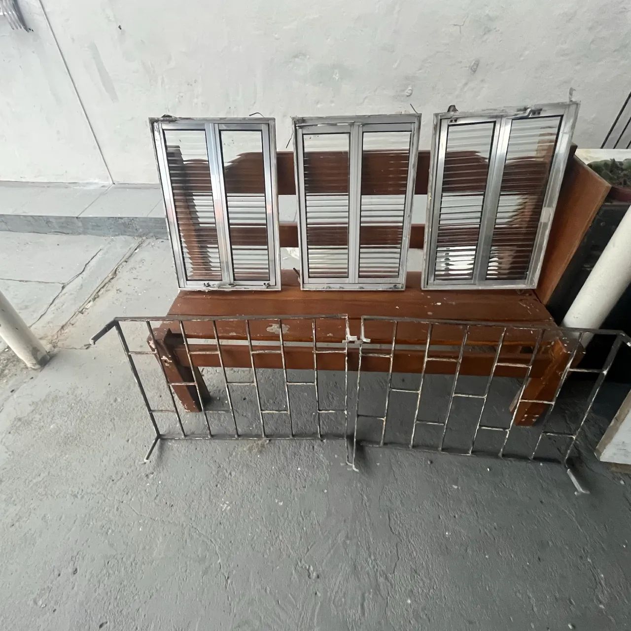 Janelas 3  e grades 2 - Foto 2