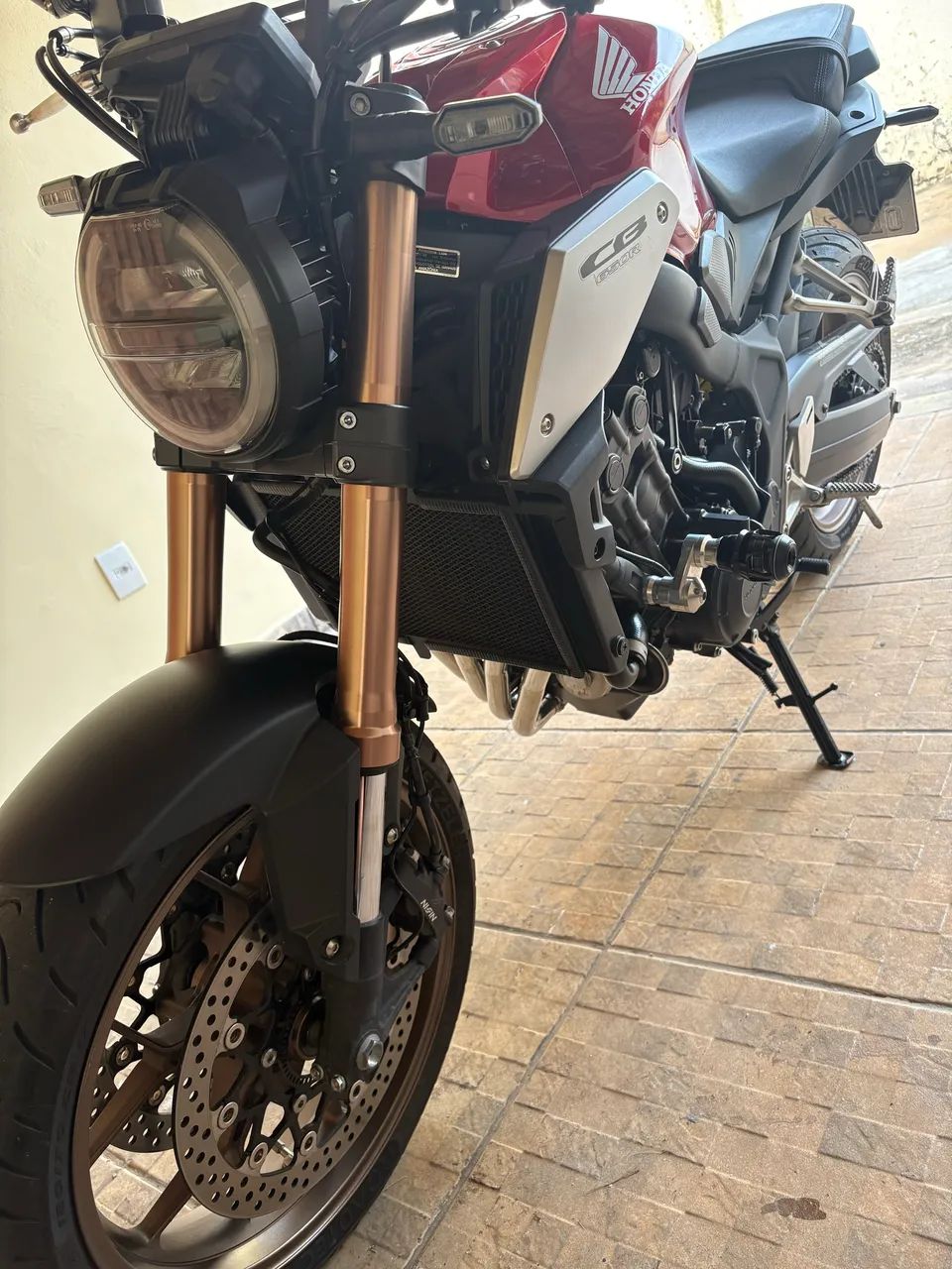 CB 650R - Foto 4