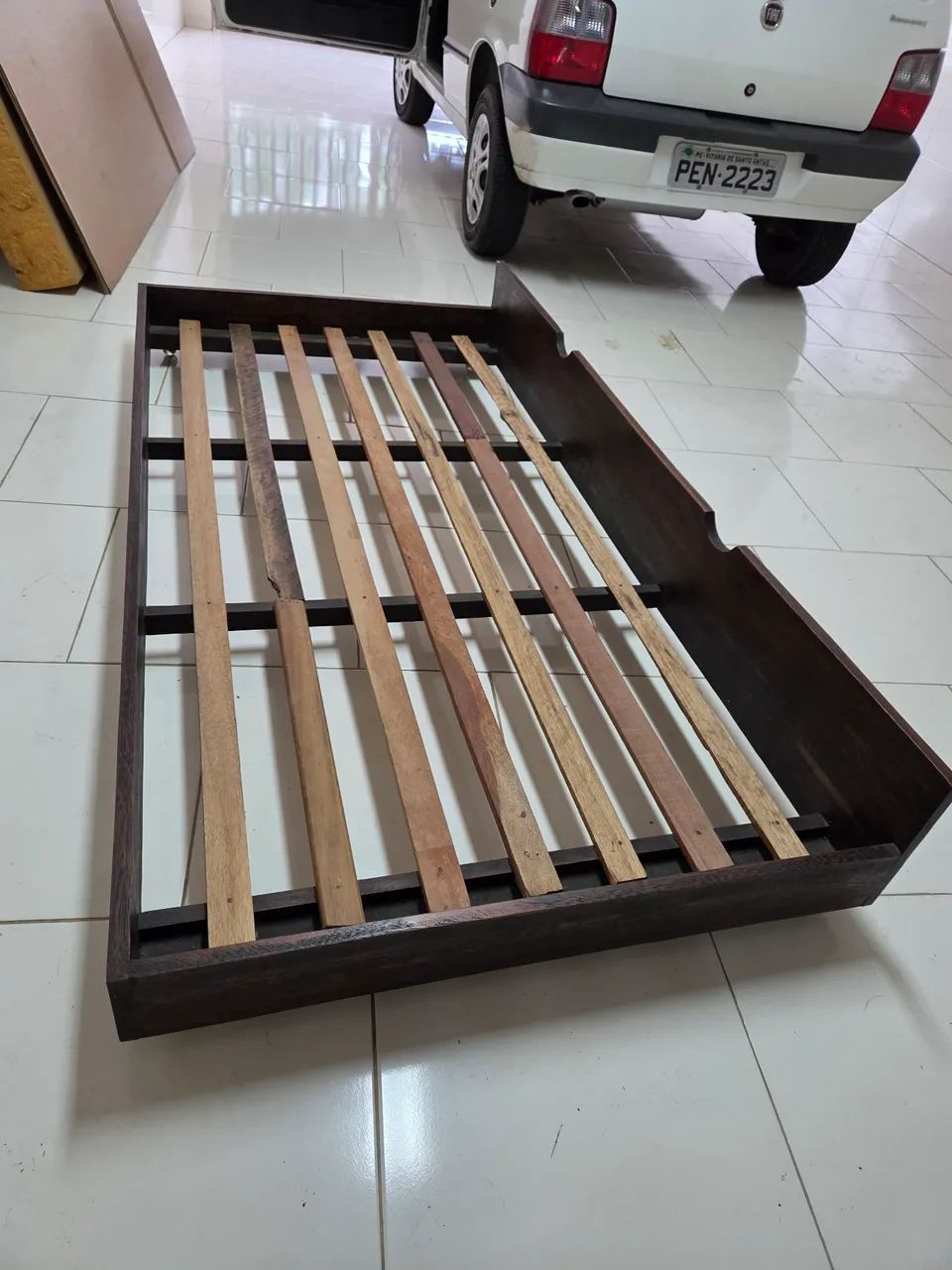 Cama auxiliar de colocar embaixo de outras camas - madeira - Foto 3