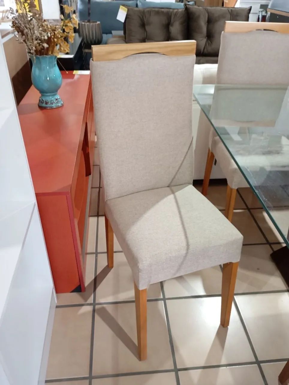 Mesa de tampo de vidro com 6 cadeiras - Foto 4