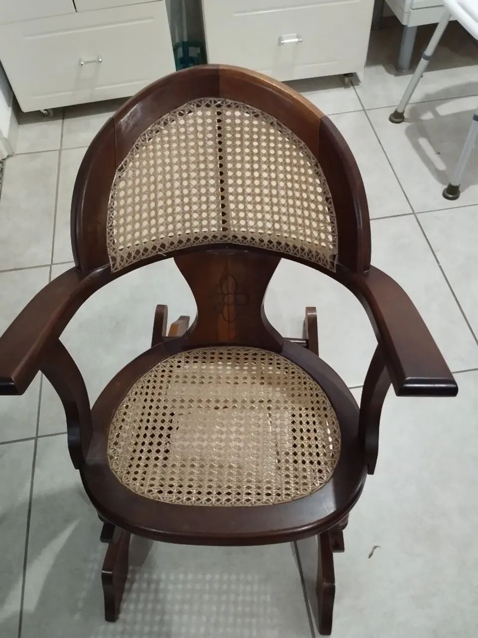 Cadeira balanço antiga - Foto 4