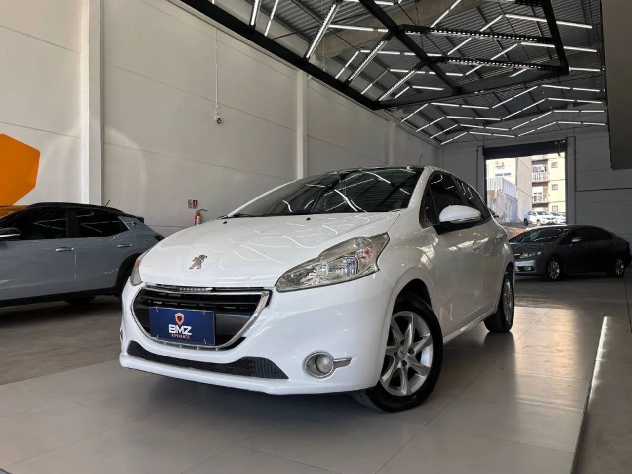 Peugeot 208 208 Allure 1.5 Flex 8V 5p 2014