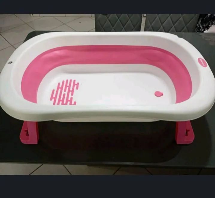 Banheira Retratil Menina