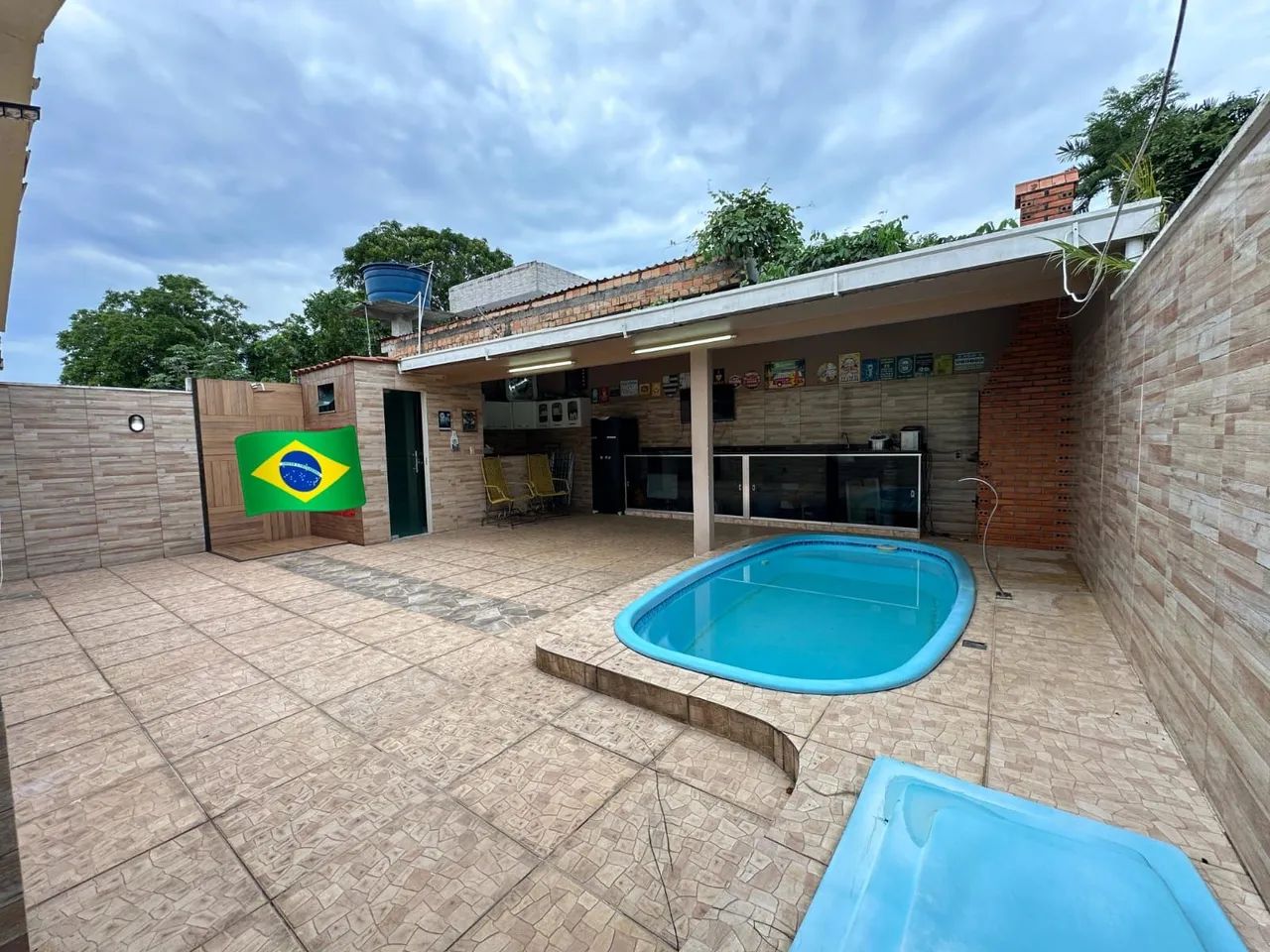 Casa 100% reformada c/ energia solar, edícula e piscina 
