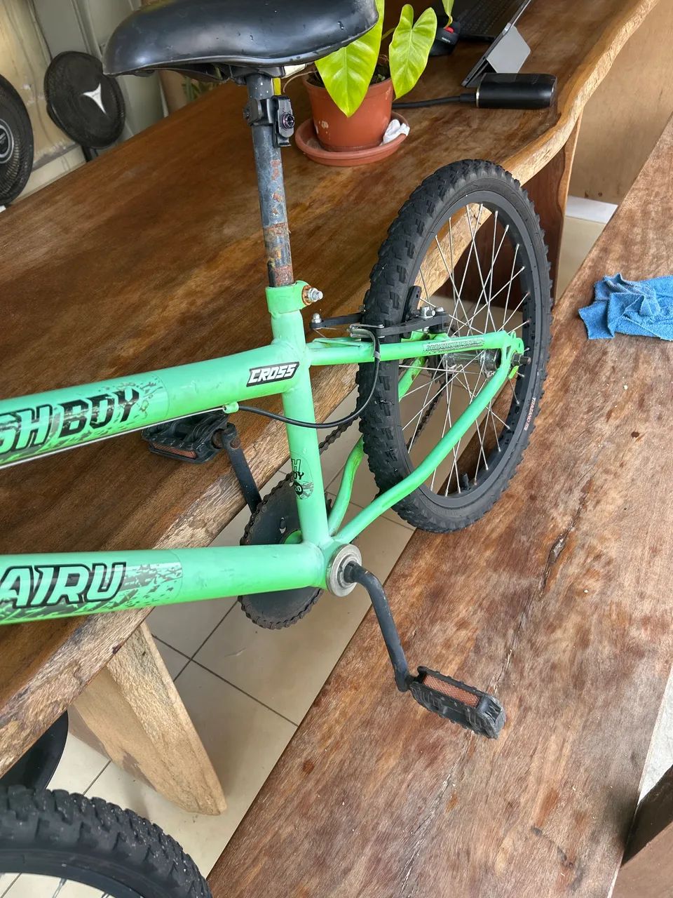 Bike aro 22 em perfeito estado  - Foto 4