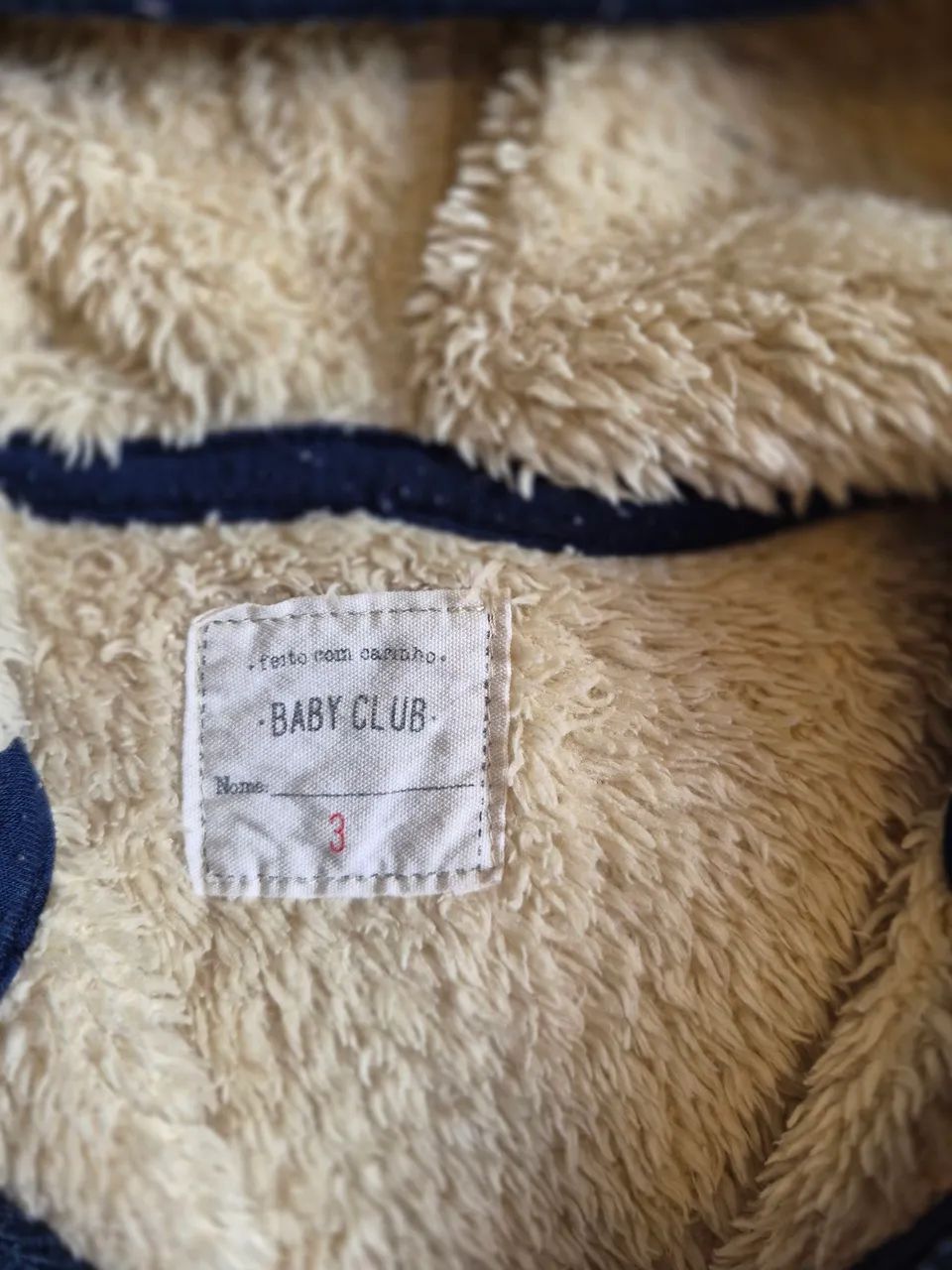 Casaco bebê com capuz em plush - Foto 3